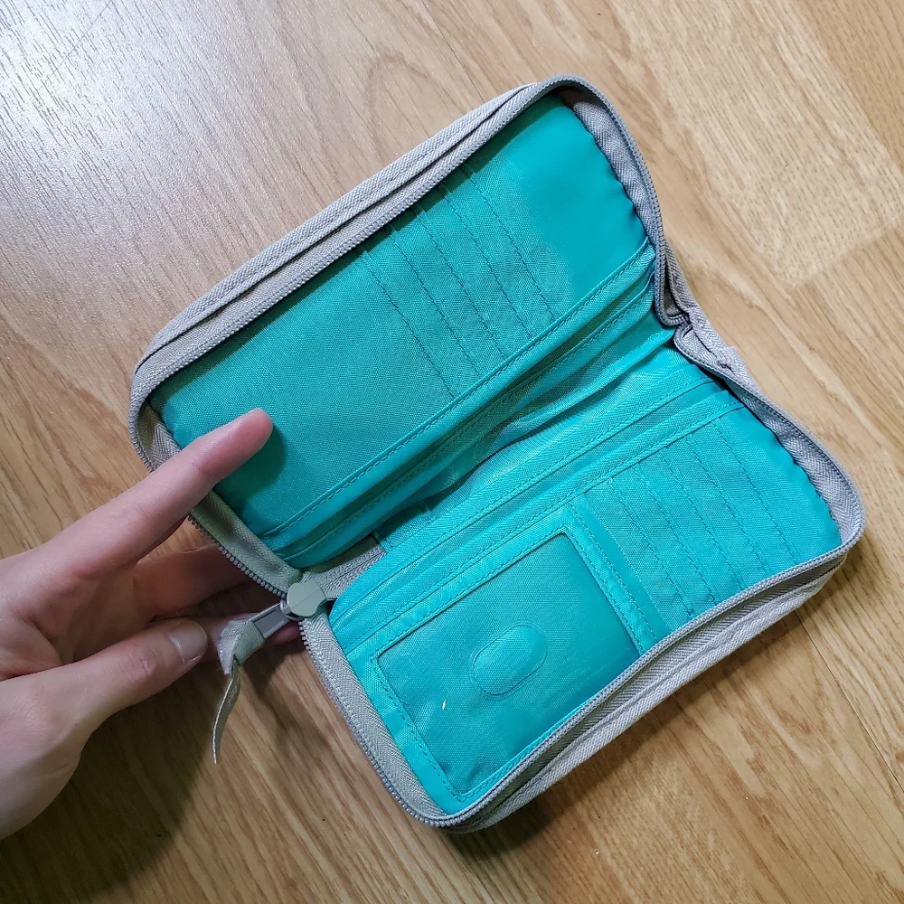 Colorful thirty-one Soft Wallet - Picture 2 of 5